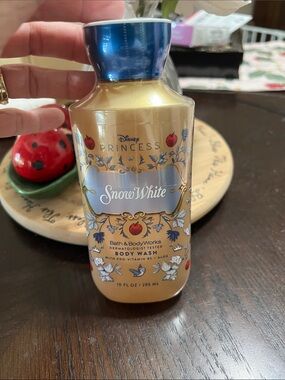 New Bath & Body Works Snow White Body Wash - Gold & Blue